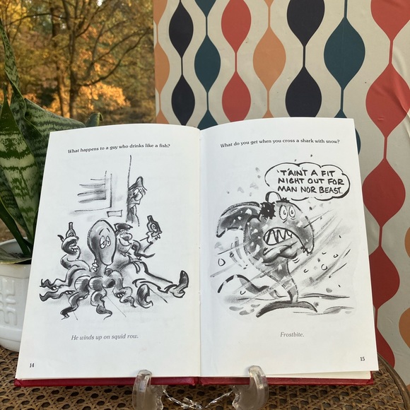 Smokey the Shark and Other Fishy Tales by Charles Keller 1981 Hardback - Picture 4 of 11